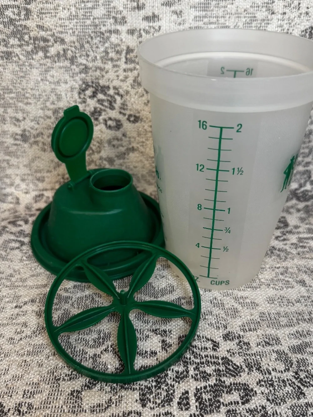 Hidden Valley Ranch Dressing Shaker Blender Mixer Green 16oz w/Wheel Vintage